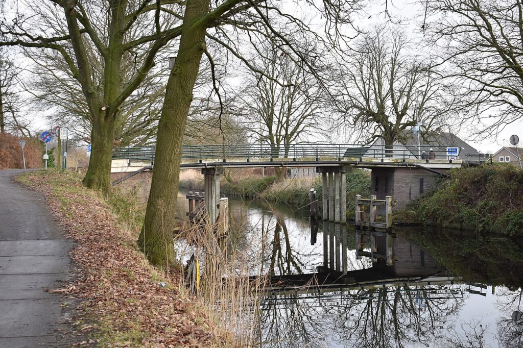 Brug Broekstraat over Eindhovens Kanaal.jpg
